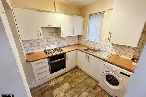 3 bedroom semi-detached house to rent, Albert Street, Pensnett, Brierley Hill