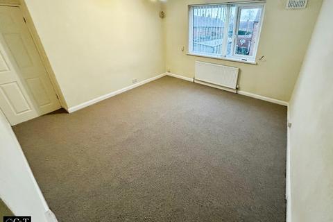 3 bedroom semi-detached house to rent, Albert Street, Pensnett, Brierley Hill