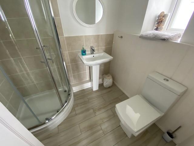 En Suite Shower Room 1
