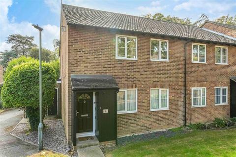 8 Badgers Copse, Orpington, BR6 0XB