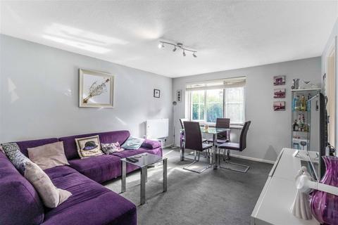 8 Badgers Copse, Orpington, BR6 0XB