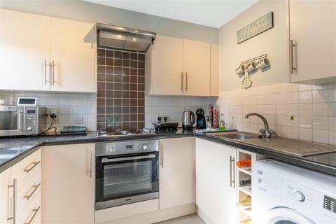 8 Badgers Copse, Orpington, BR6 0XB