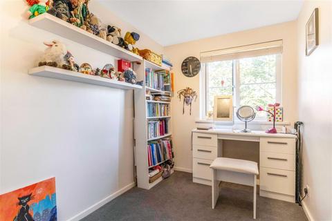 8 Badgers Copse, Orpington, BR6 0XB