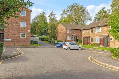 8 Badgers Copse, Orpington, BR6 0XB