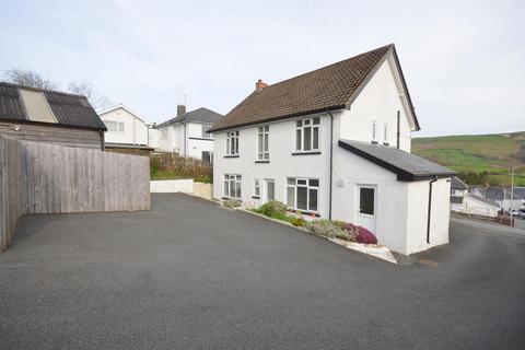 4 bedroom detached house for sale, Dark lane, Rhayader