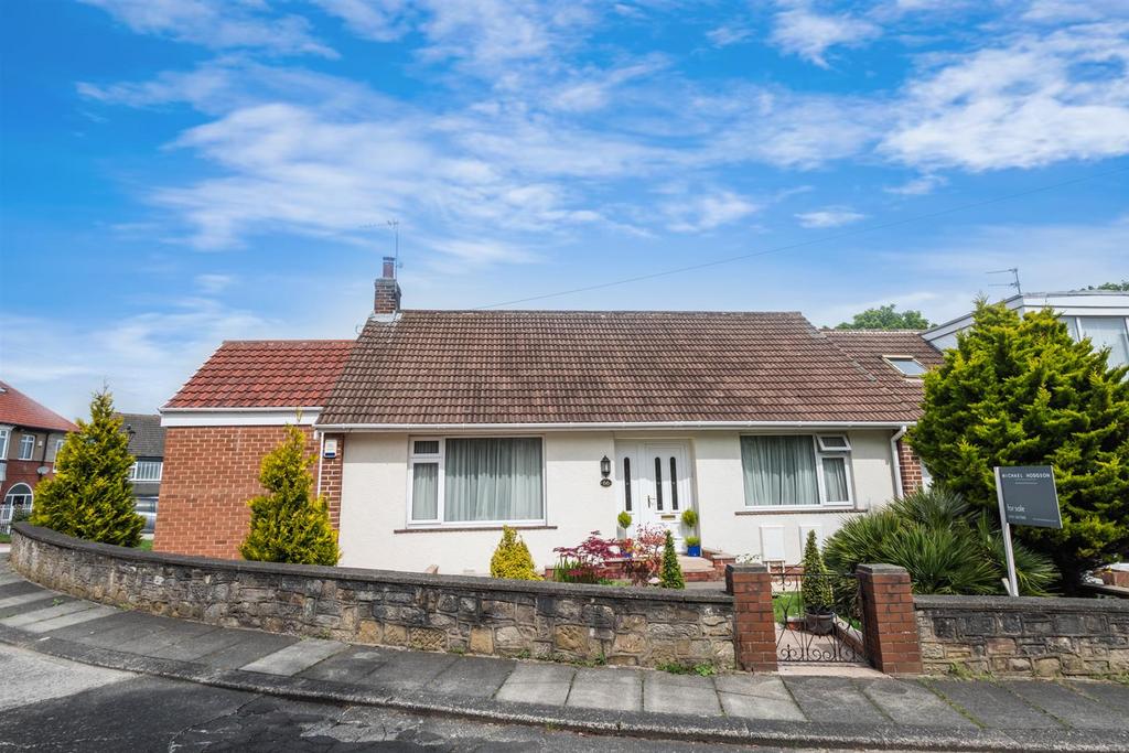 Belle Vue Park West, Ashbrooke, Sunderland 3 bed semidetached bungalow