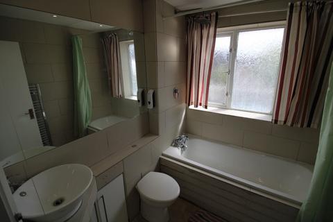 4 bedroom detached house to rent, Bexley Road, Erith