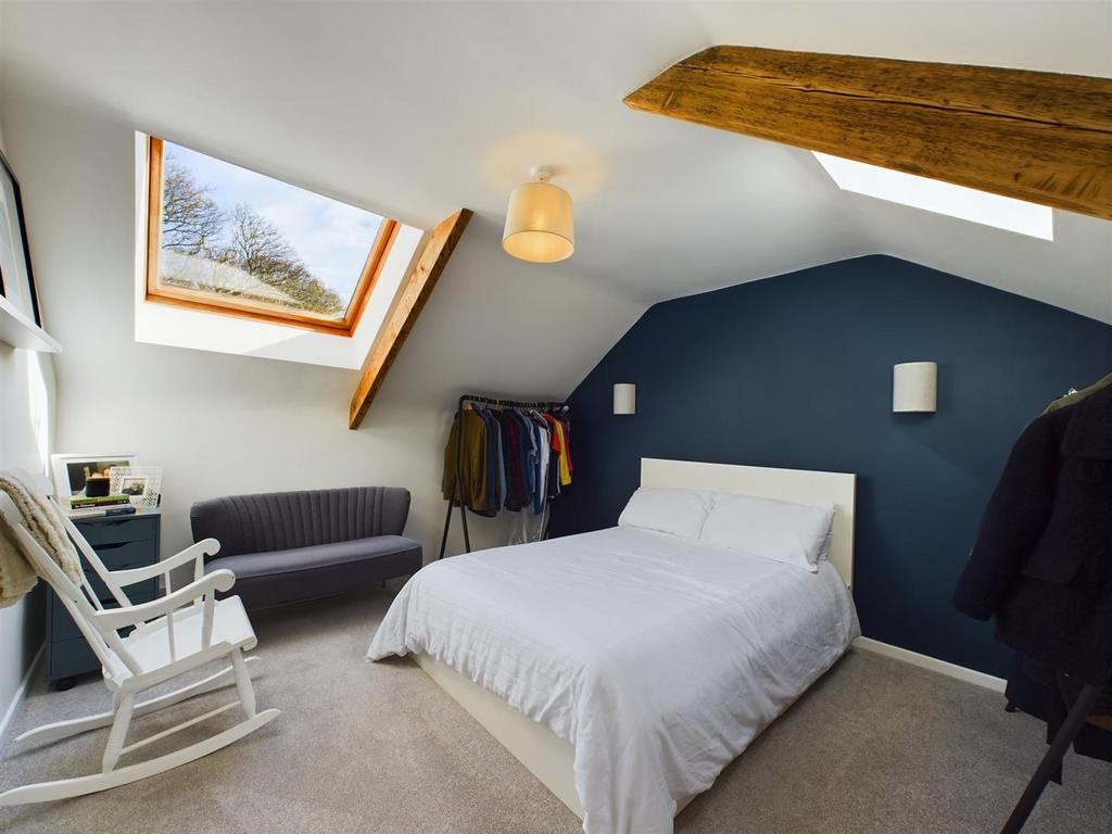 Bed 1.jpg