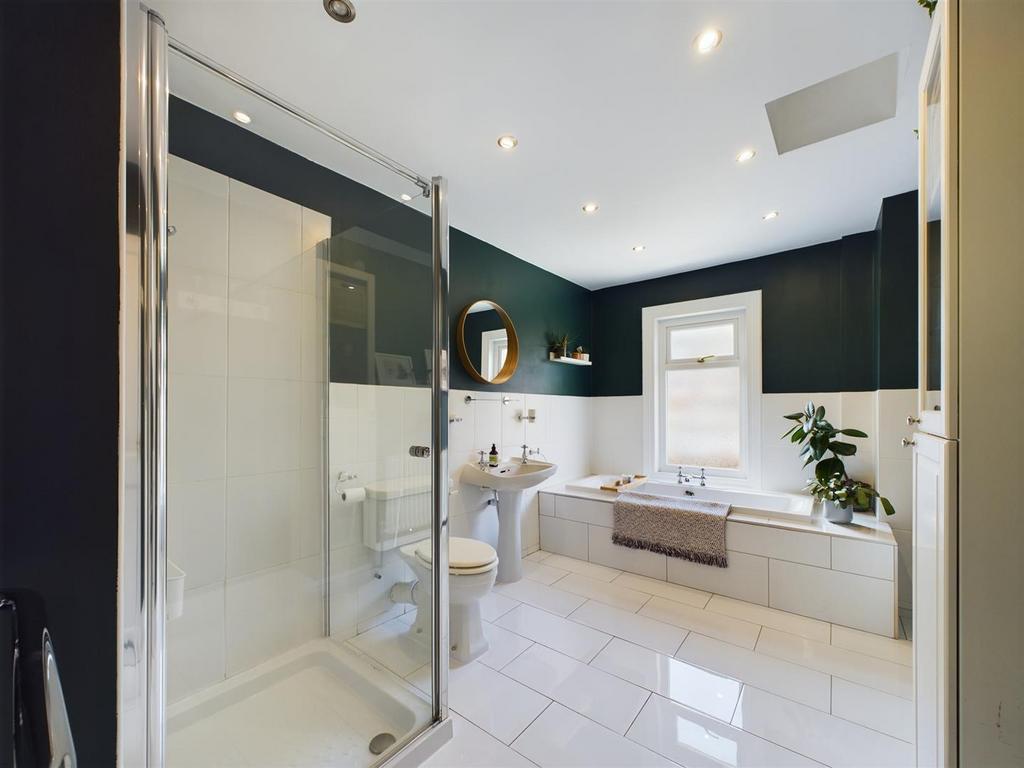 Bath 1.jpg