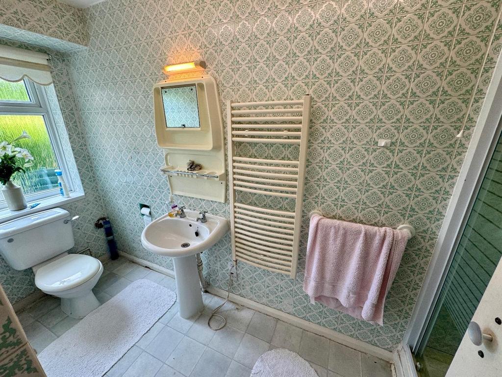 En suite shower room