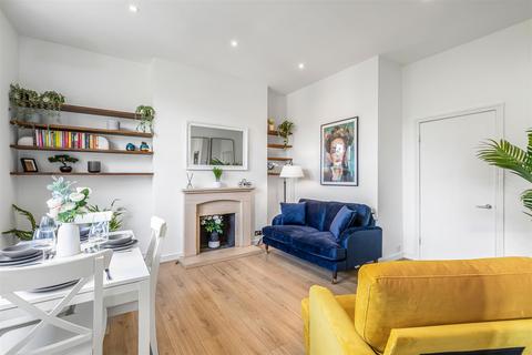 11b Ravenna Road, London, SW15 6AW