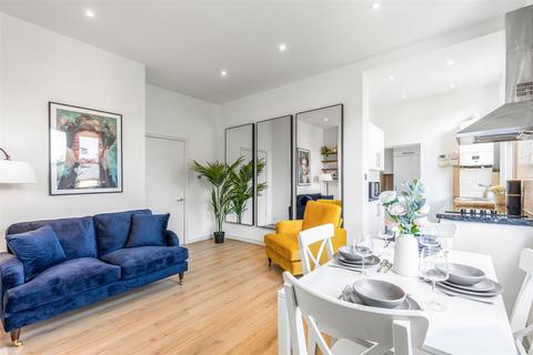 11b Ravenna Road, London, SW15 6AW