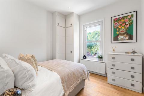 11b Ravenna Road, London, SW15 6AW