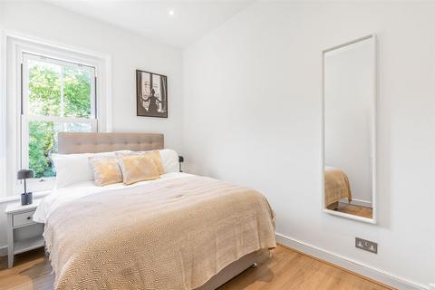 11b Ravenna Road, London, SW15 6AW