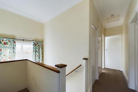 2 bedroom flat for sale, First Avenue, Bridlington