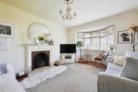 33 Downs Wood, Epsom, KT18 5UJ