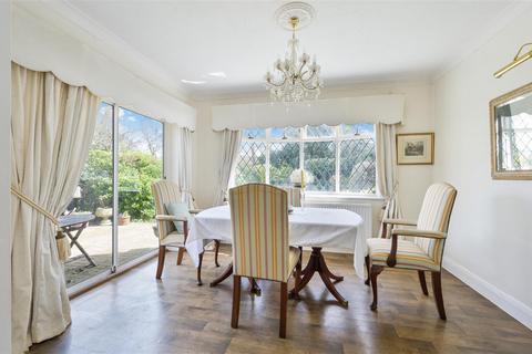 33 Downs Wood, Epsom, KT18 5UJ