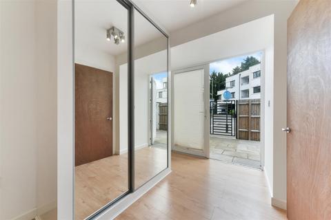 2 Chase Road, Epsom, KT19 8TL