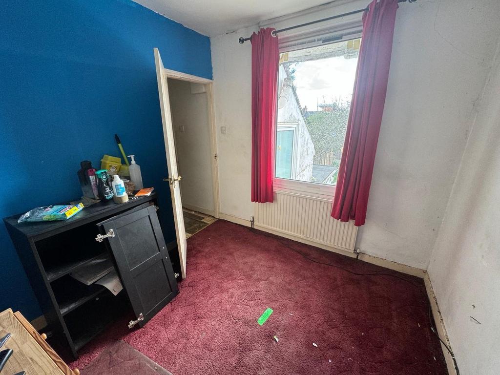 38466-37 W bed 2.jpg