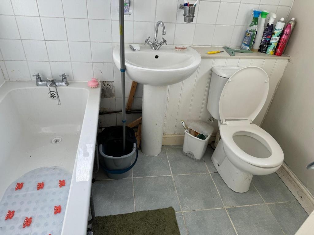 38466-37 w bath.jpg