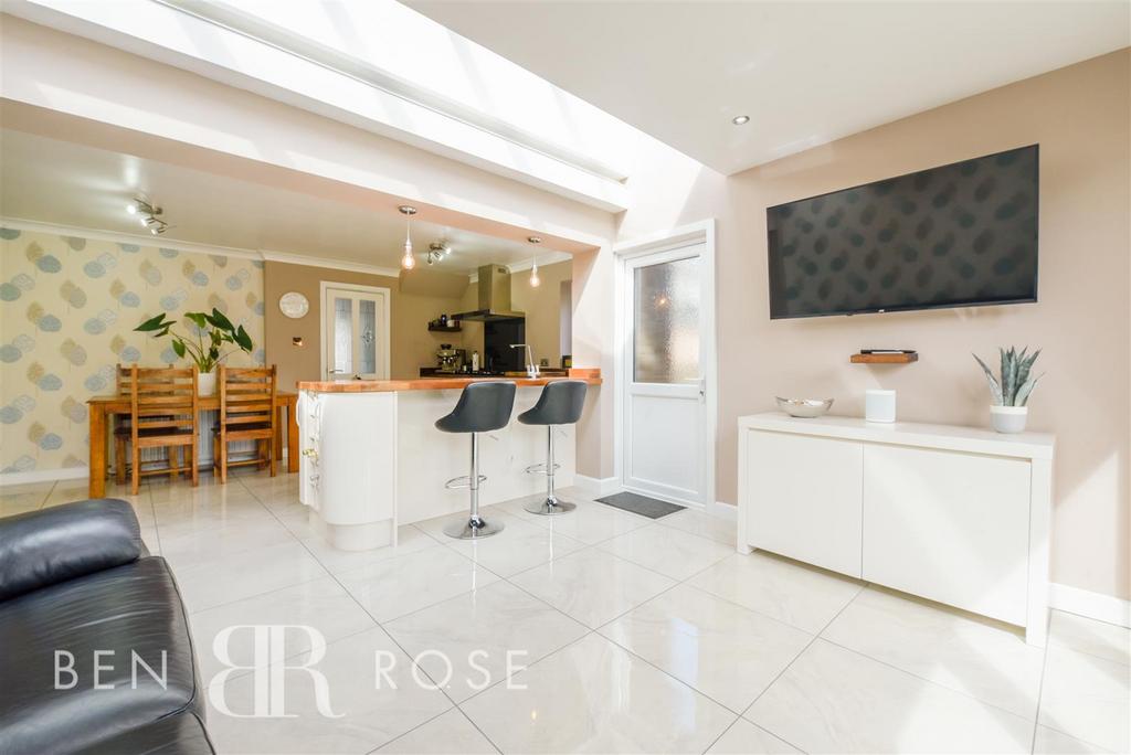 Kitchen/Diner/Family Room