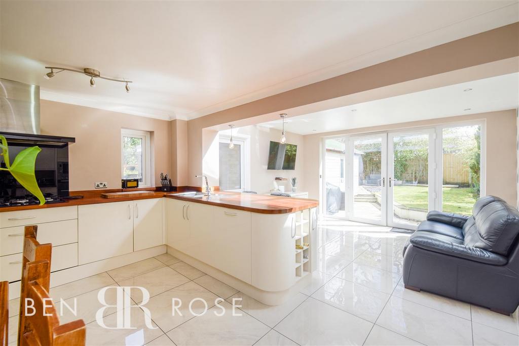 Kitchen/Diner/Family Room