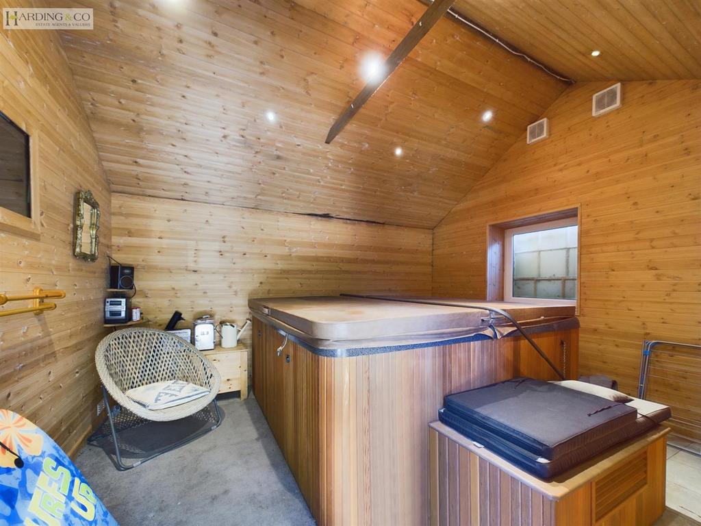 Sauna Hot Tub .2.jpg