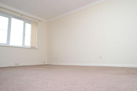 2 bedroom flat to rent, Coptefield Drive, Belvedere, Kent, DA17  5RL