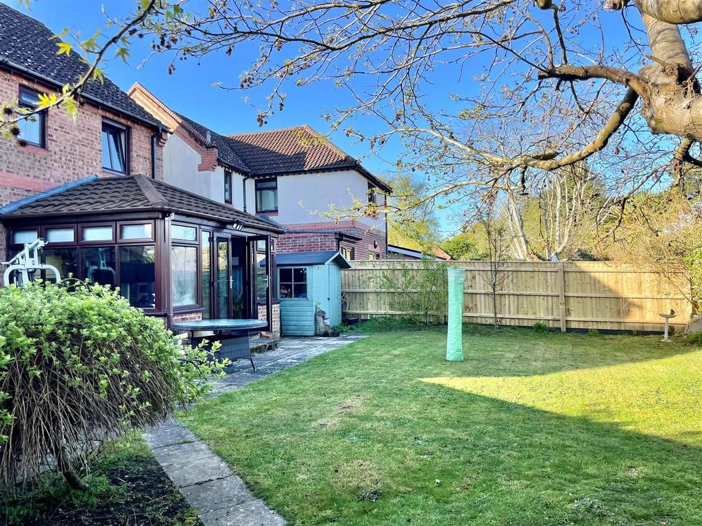 Diana Way, Corfe Mullen, Wimborne 3 bed link detached house for sale
