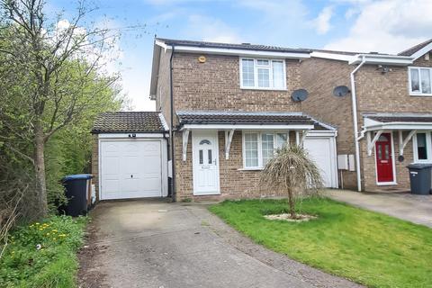 2 bedroom semi-detached house for sale, Beaumont Close, Woodham
