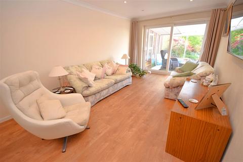 60 Evans Road, Rugby, CV22 7HT