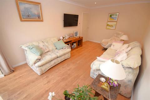 60 Evans Road, Rugby, CV22 7HT