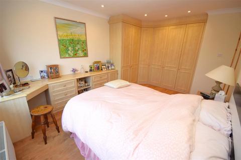 60 Evans Road, Rugby, CV22 7HT