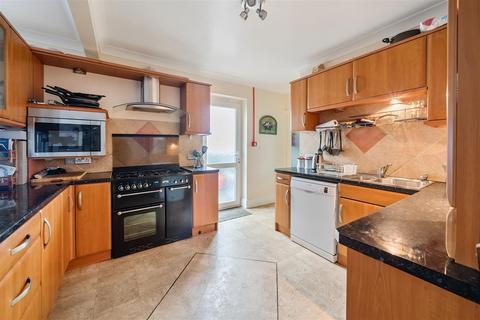 Guest house for sale, 4 Godolphin Way, Newquay TR7