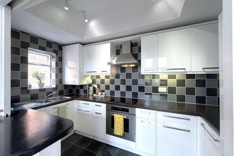 2 bedroom apartment for sale, Flat 4 Dormer House, 55 Binswood Avenue, Leamington Spa