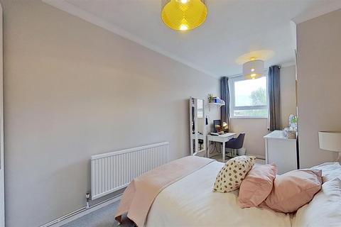 46 Willow Tree Close, London, SW18 3EL