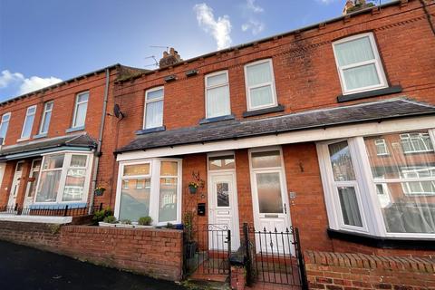 3 bedroom terraced house for sale, Moorland Road, Scarborough