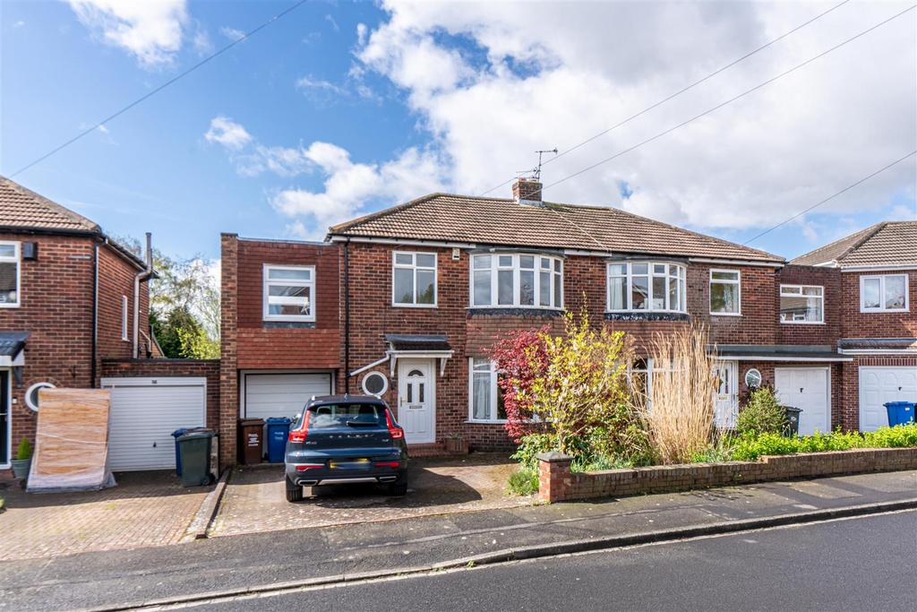 Clayworth Road, Brunton Park... 3 bed semidetached house £1,250 pcm