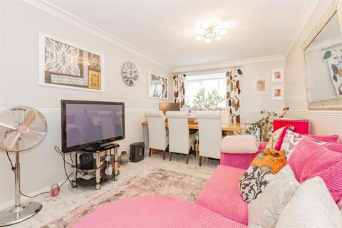 1 bedroom flat for sale, Frobisher Road, Erith