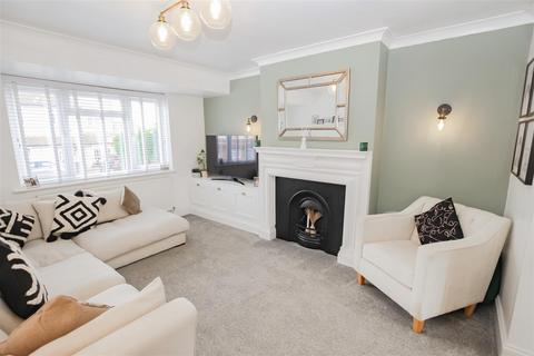 3 Eardemont Close, Crayford, Dartford, DA1 4RU