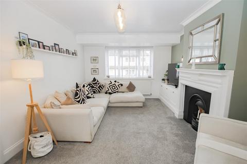 3 Eardemont Close, Crayford, Dartford, DA1 4RU