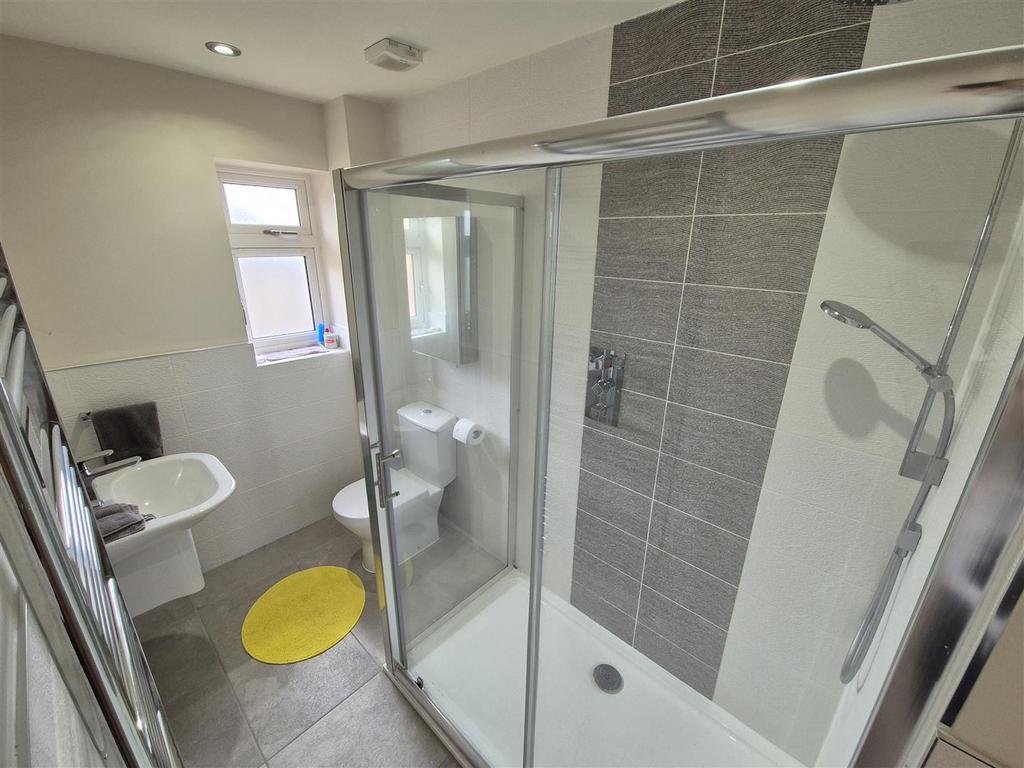 En suite Shower Room