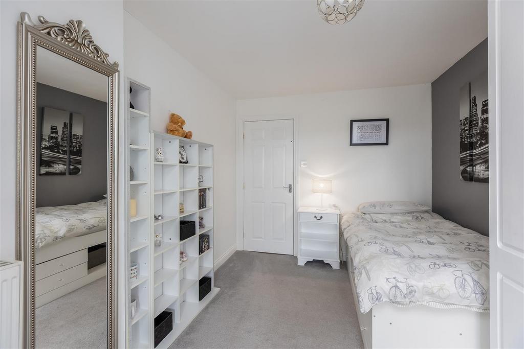 Aysgarth Rise 95 Bedroom 3-2.jpg