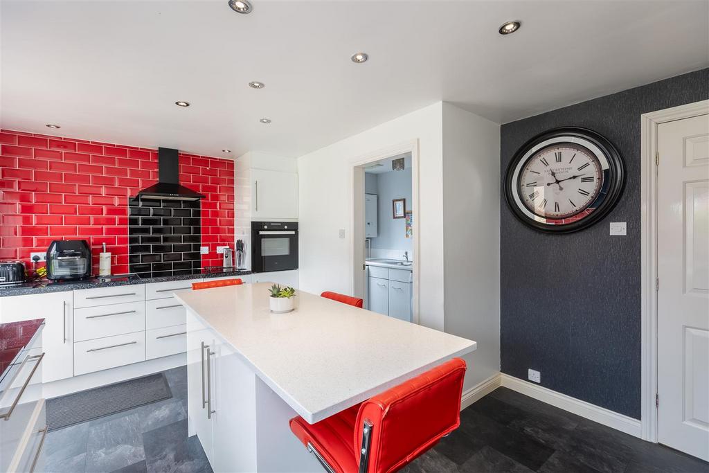Aysgarth Rise 95 Kitchen-3.jpg