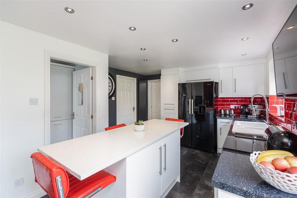 Aysgarth Rise 95 Kitchen-4.jpg