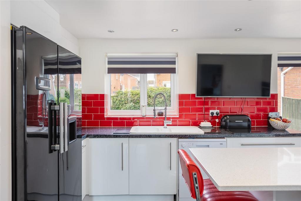 Aysgarth Rise 95 Kitchen-2.jpg