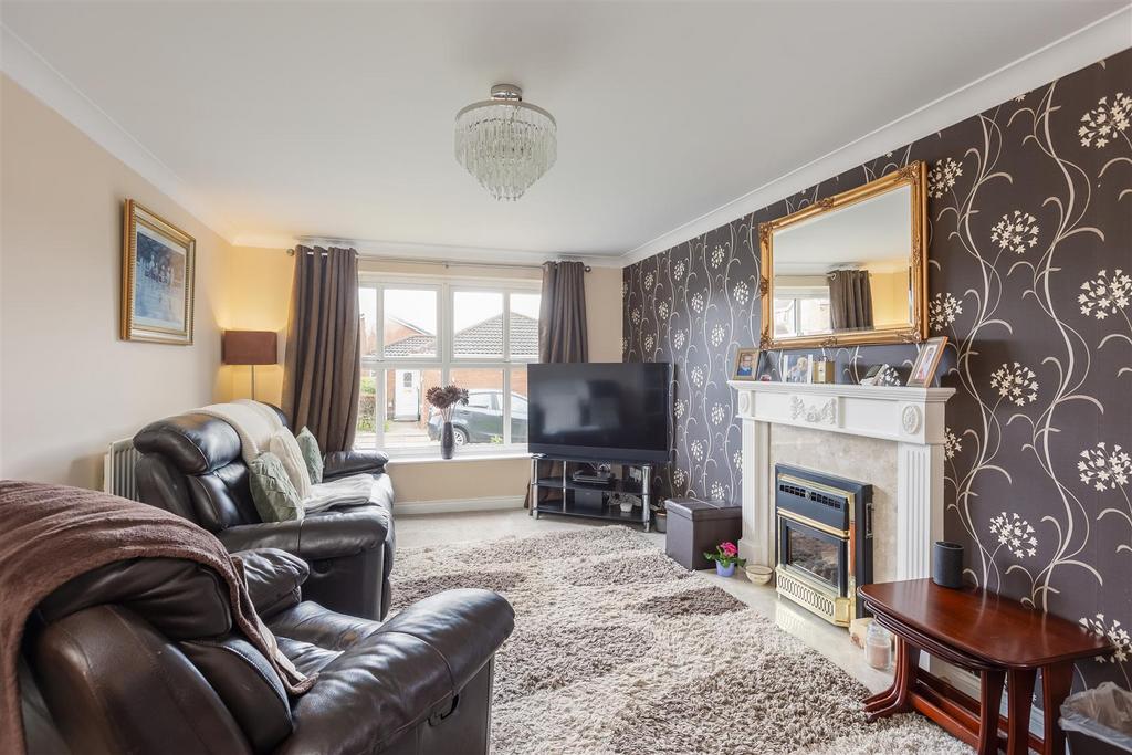 Aysgarth Rise 95 Sitting Room-2.jpg