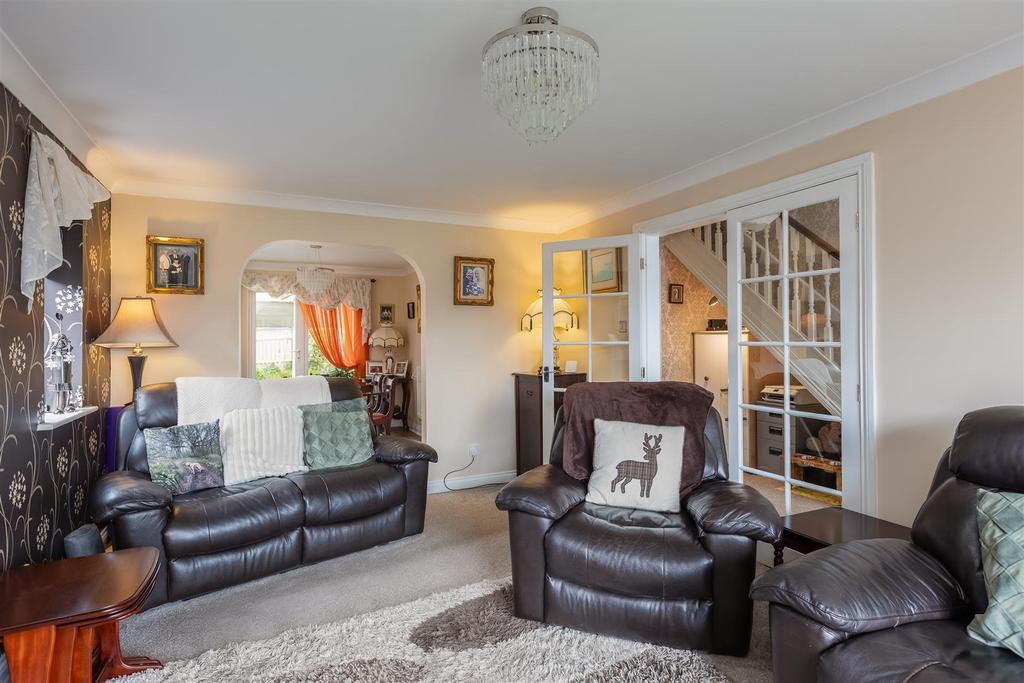 Aysgarth Rise 95 Sitting Room-3.jpg