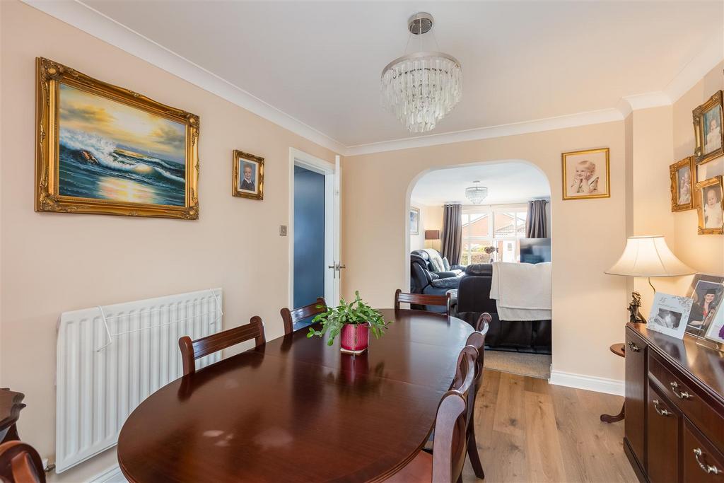 Aysgarth Rise 95 Dining Room-2.jpg