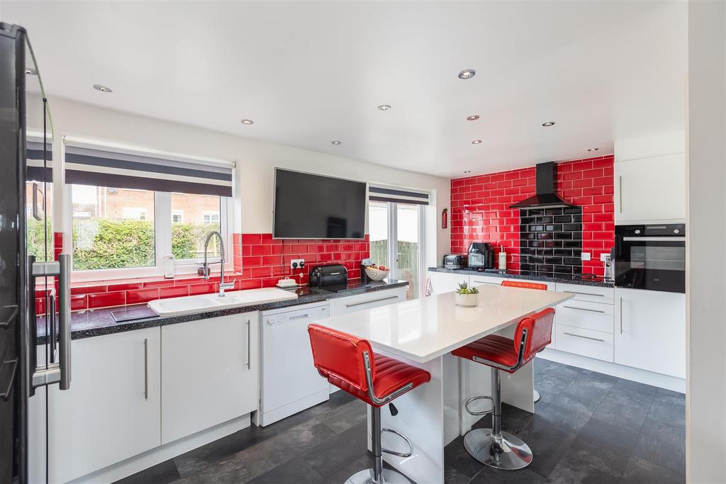 Aysgarth Rise 95 Kitchen-1.jpg